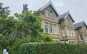 Spacious & Bright 3 Bed Harrogate Apartment