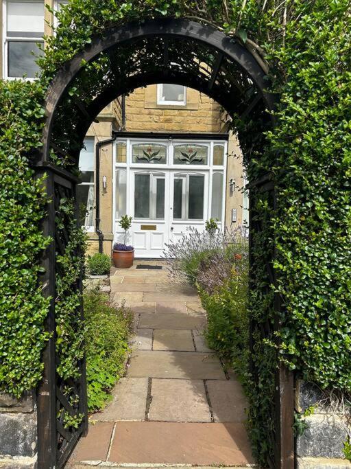 Spacious & Bright 3 Bed Harrogate Apartment Exterior photo
